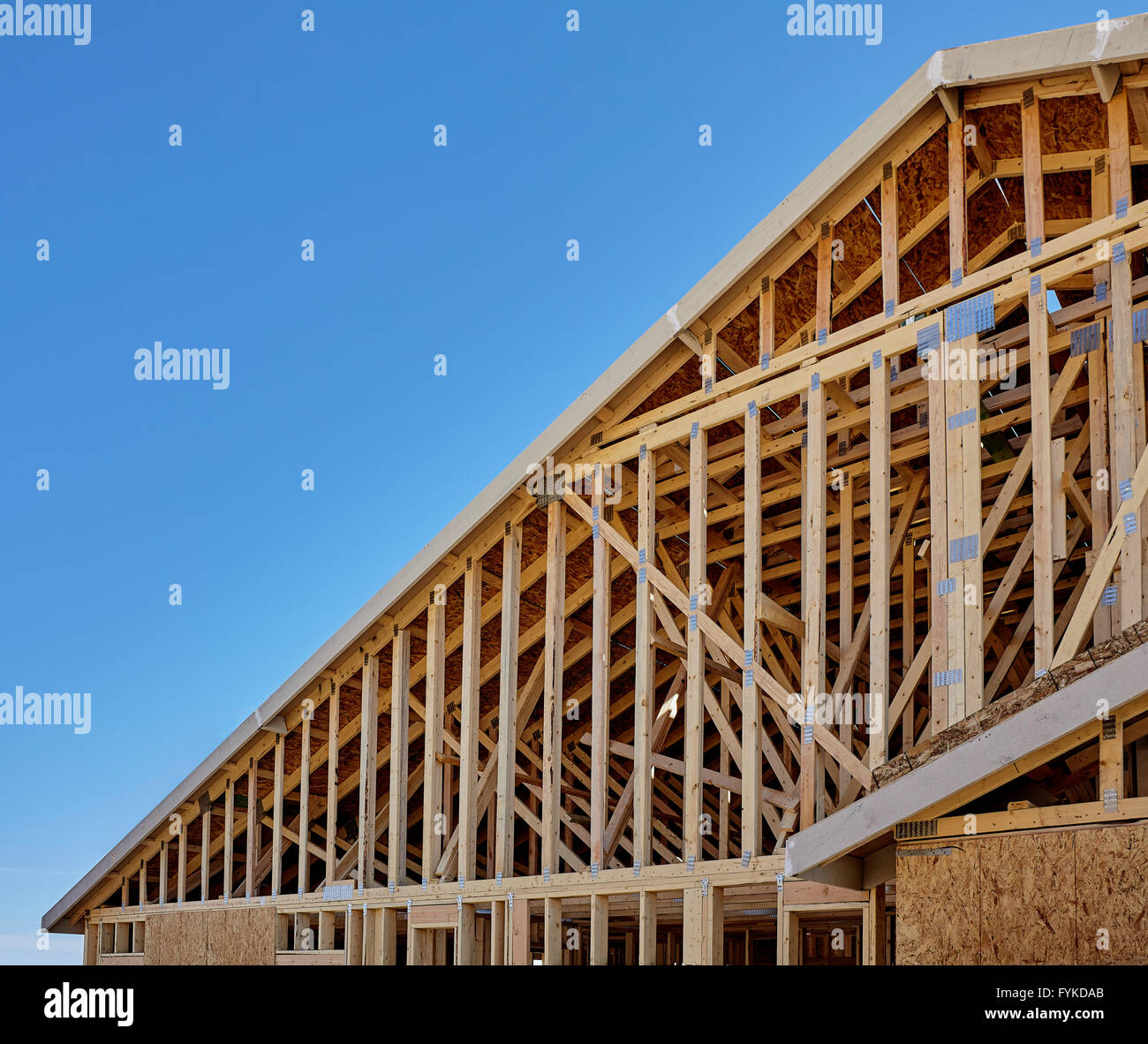 Nuovo alloggiamento Gable End inquadratura del tetto industria edilizia Foto Stock