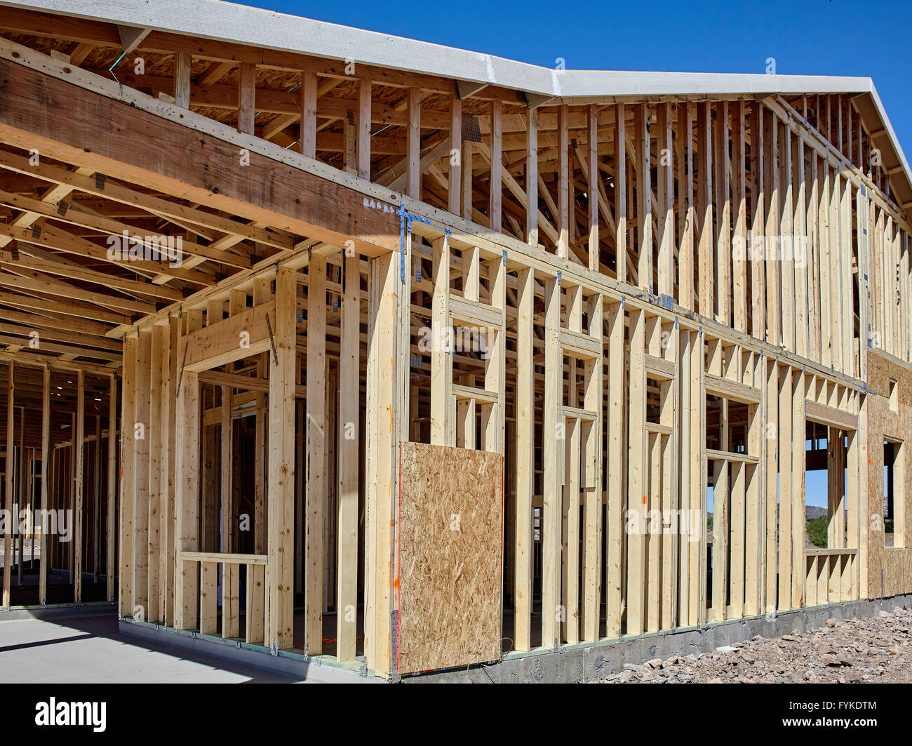 Nuovo alloggiamento telaio in legno Carpenteria edilizia nozione di ripresa economica Foto Stock