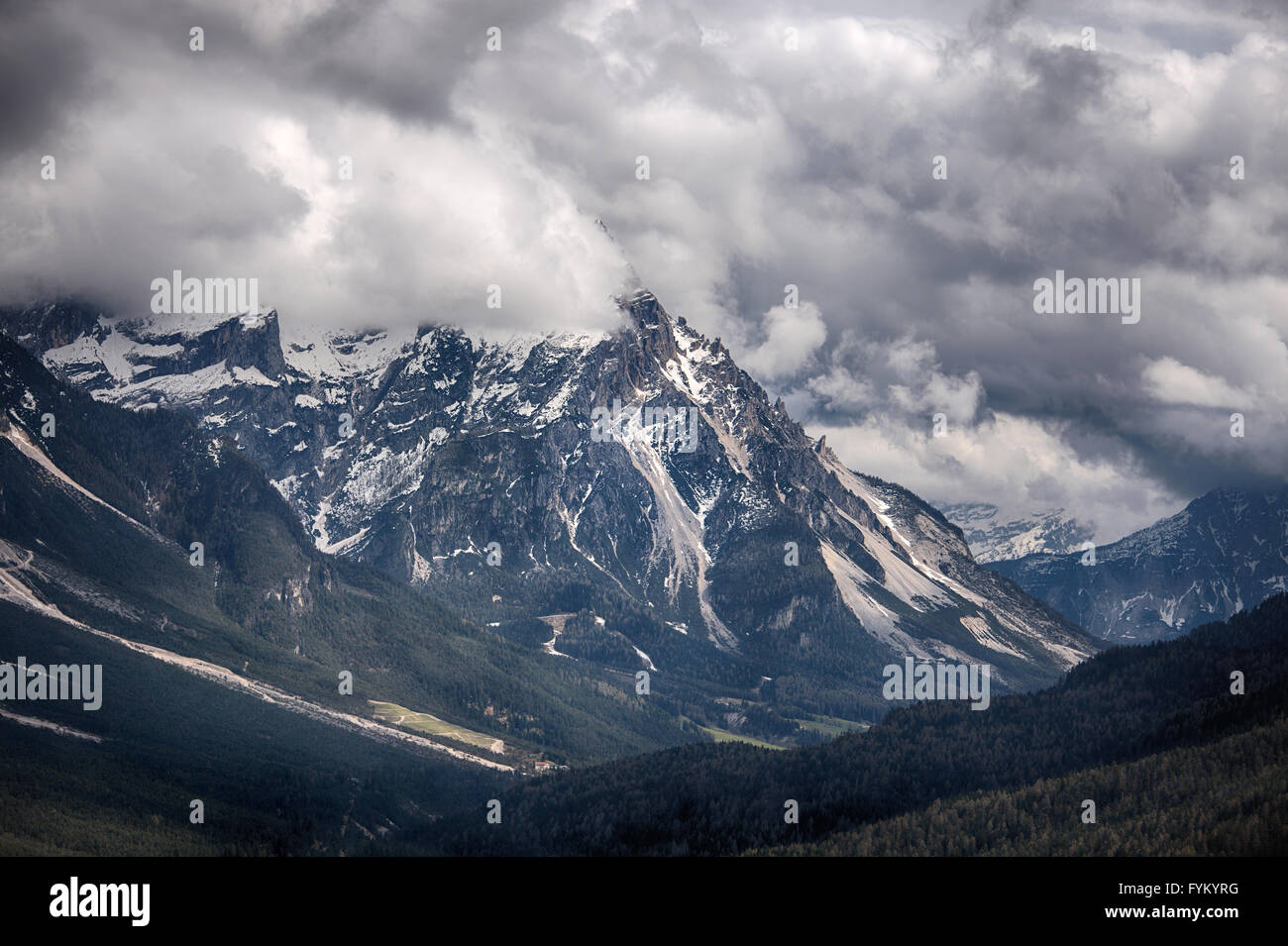 Montagne rocciose sopra Cortina D'Ampezzo Foto Stock