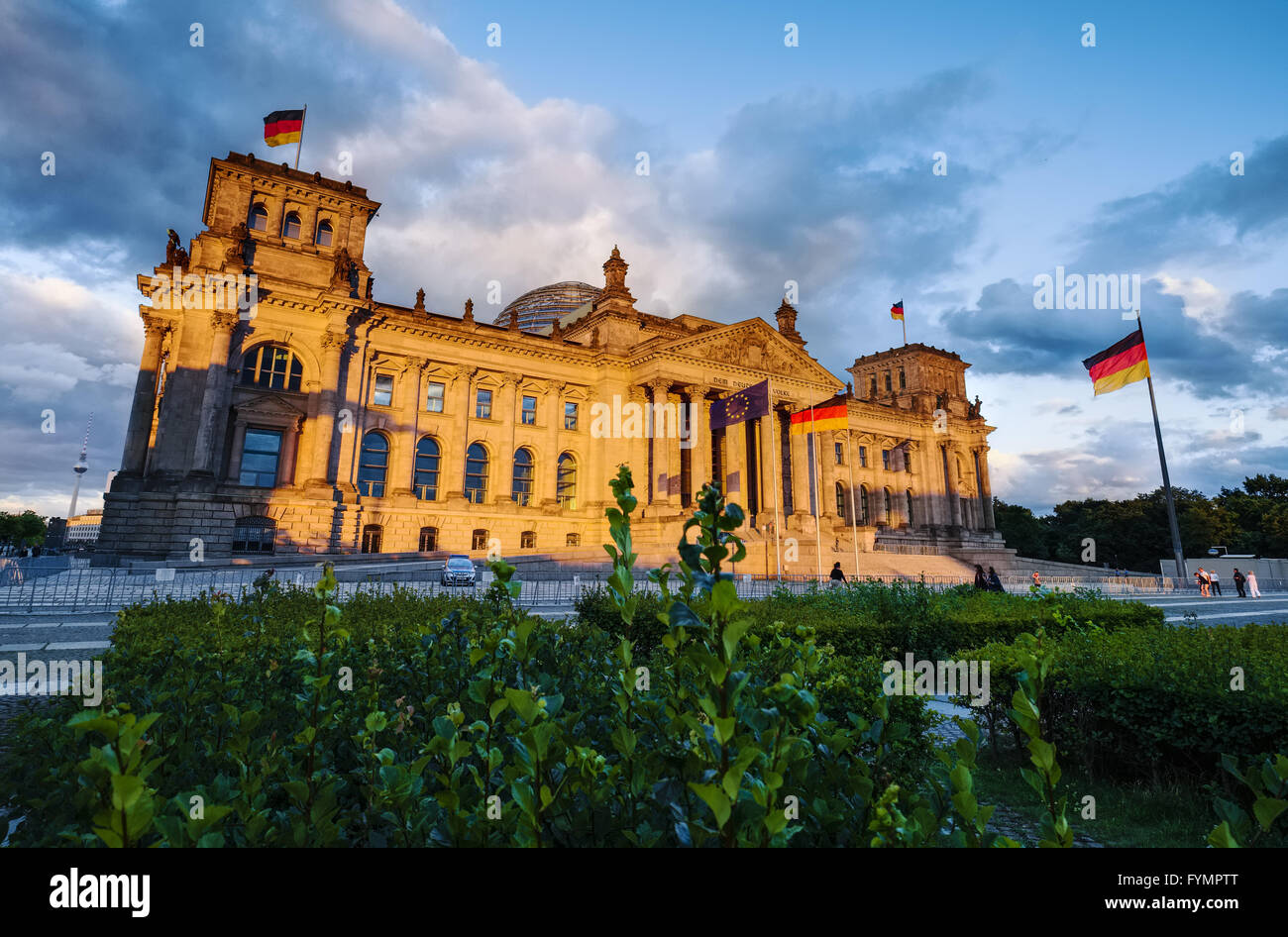 Edificio del Reichstag alla luce del tramonto, Berlino Foto Stock
