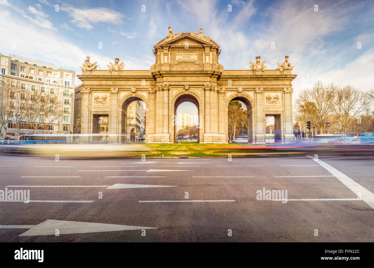 Il Alacala porta (Puerta de Alcala) è una delle antiche porte della città di Madrid Spagna. Era l'ingresso delle persone Foto Stock