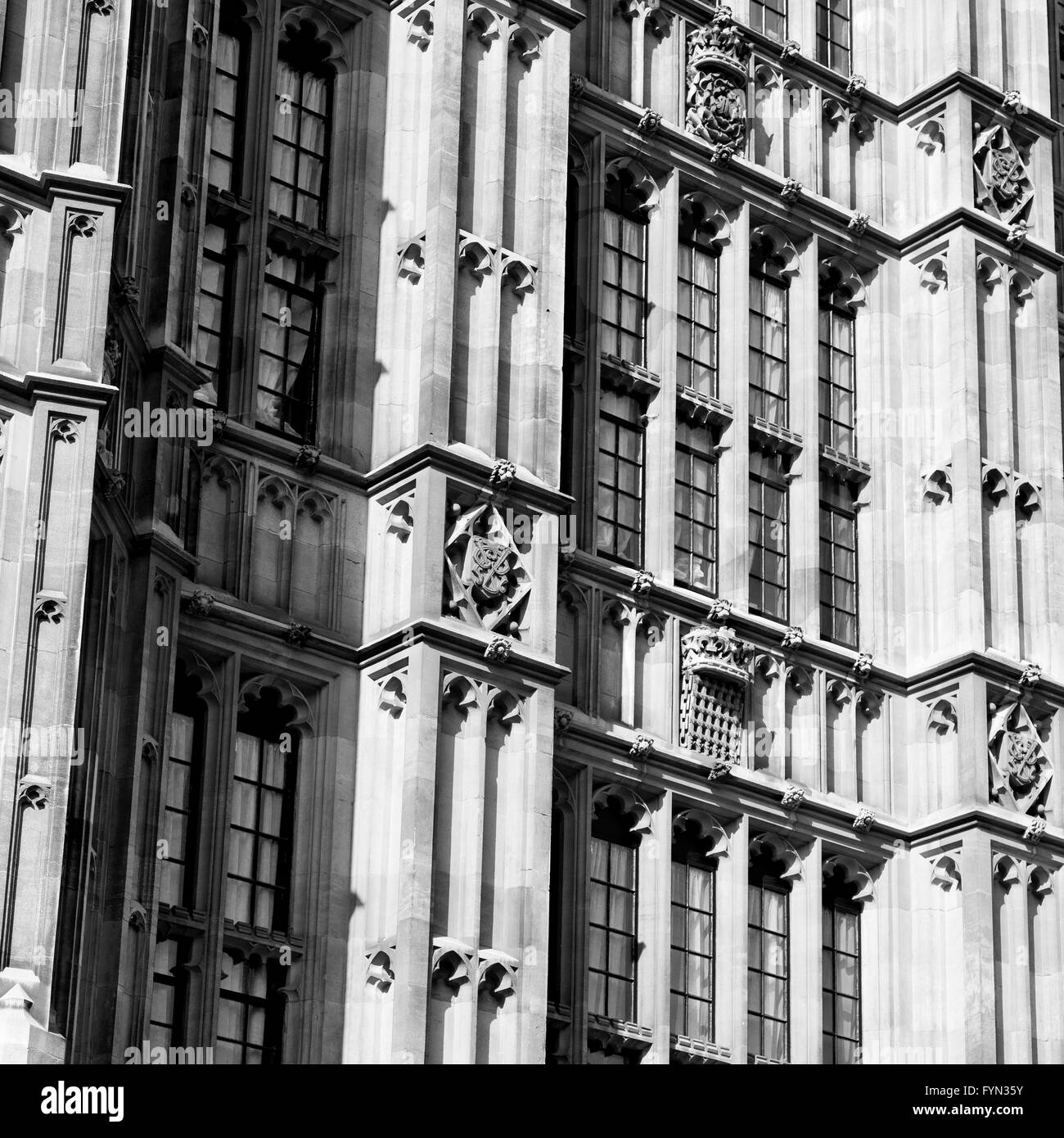Vecchia a Londra il parlamento storica finestra di vetro struttura e sky Foto Stock