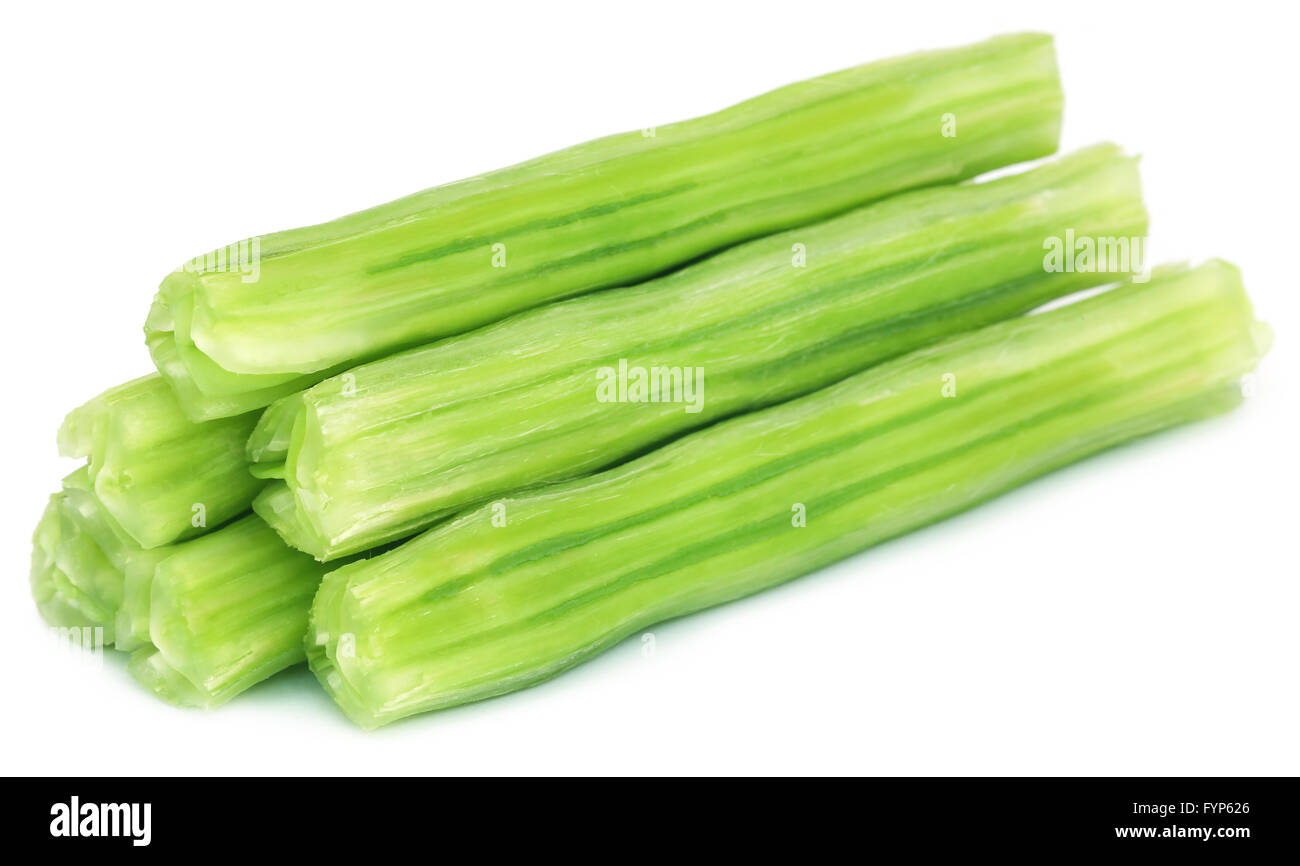 Prodotti commestibili Moringa Oleifera su sfondo bianco Foto Stock