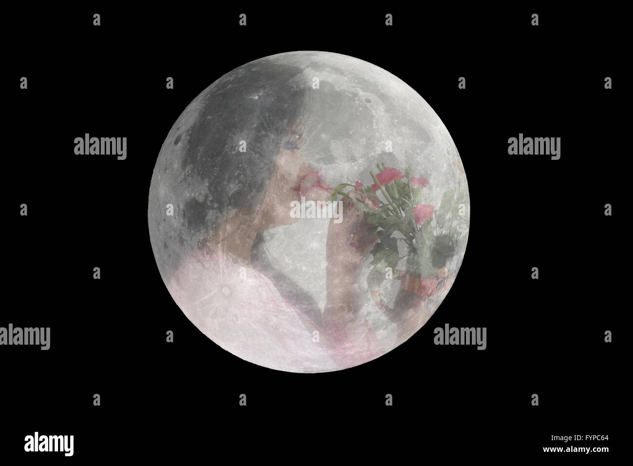 Femmina di odore di rose sovrapposti su una luna piena Foto Stock