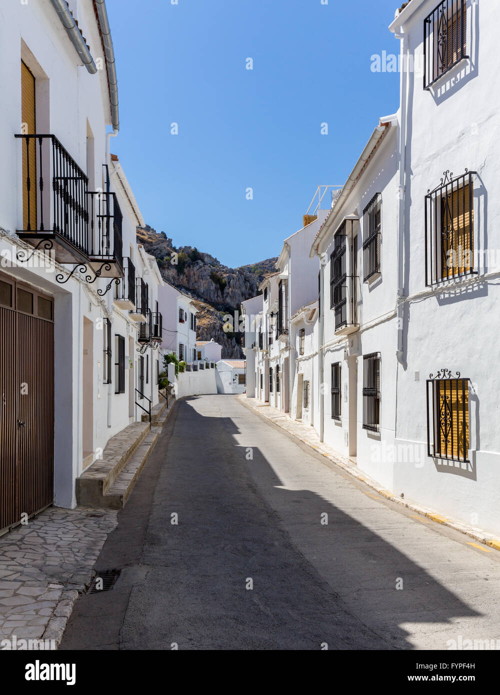 Dipinto di bianco hill città di Zuheros in Andalusia Foto Stock