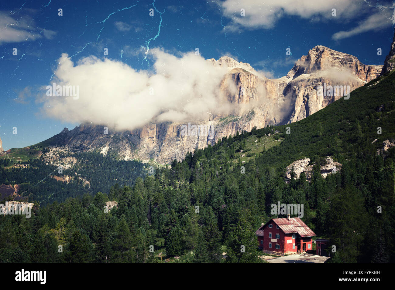 In stile retrò immagine del paesaggio alpino Foto Stock