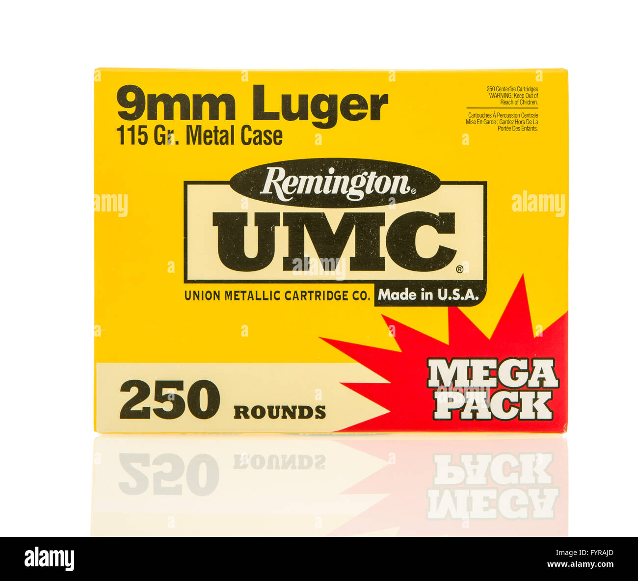 Winneconne, WI - 10 GEN 2016: casella di Remington 9mm Full Metal Jacket round. Foto Stock