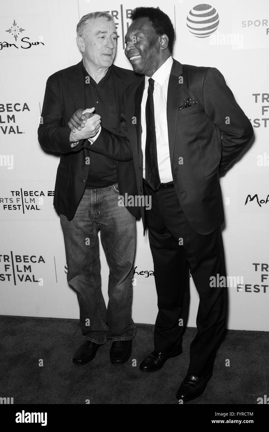 La città di New York, Stati Uniti d'America - 23 Aprile 2016: Robert De Niro e Pele partecipare - Pele: nascita di una Leggenda - Premiere Foto Stock