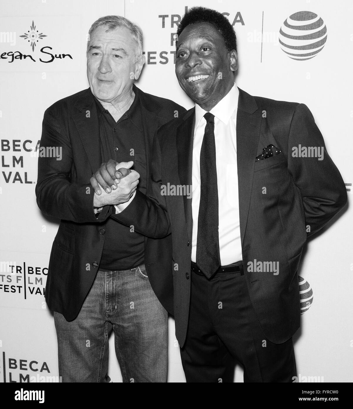 La città di New York, Stati Uniti d'America - 23 Aprile 2016: Robert De Niro e Pele partecipare - Pele: nascita di una Leggenda - Premiere Foto Stock