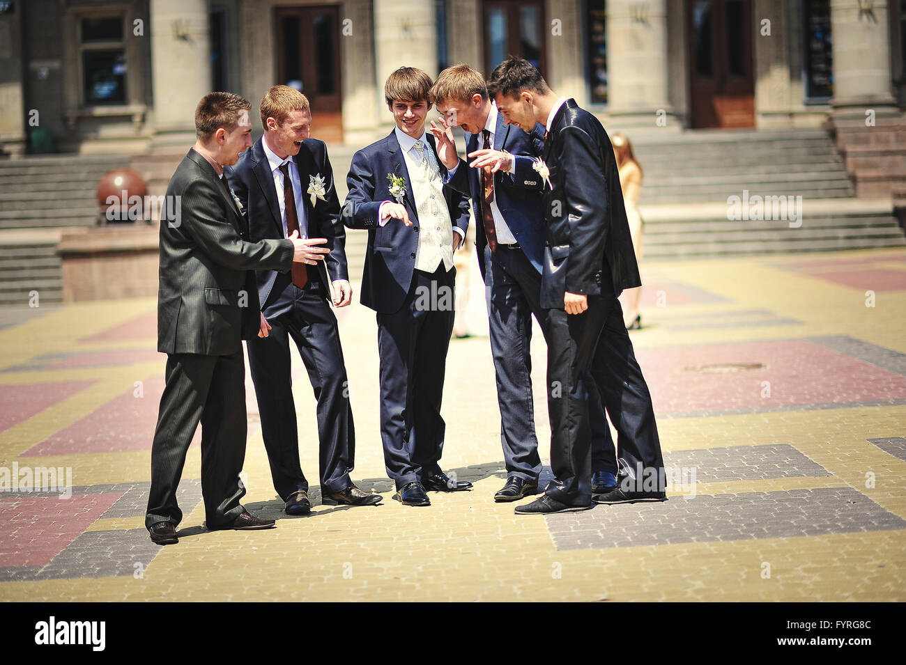 Coppie in viaggio di nozze , groomsman e damigella Foto Stock