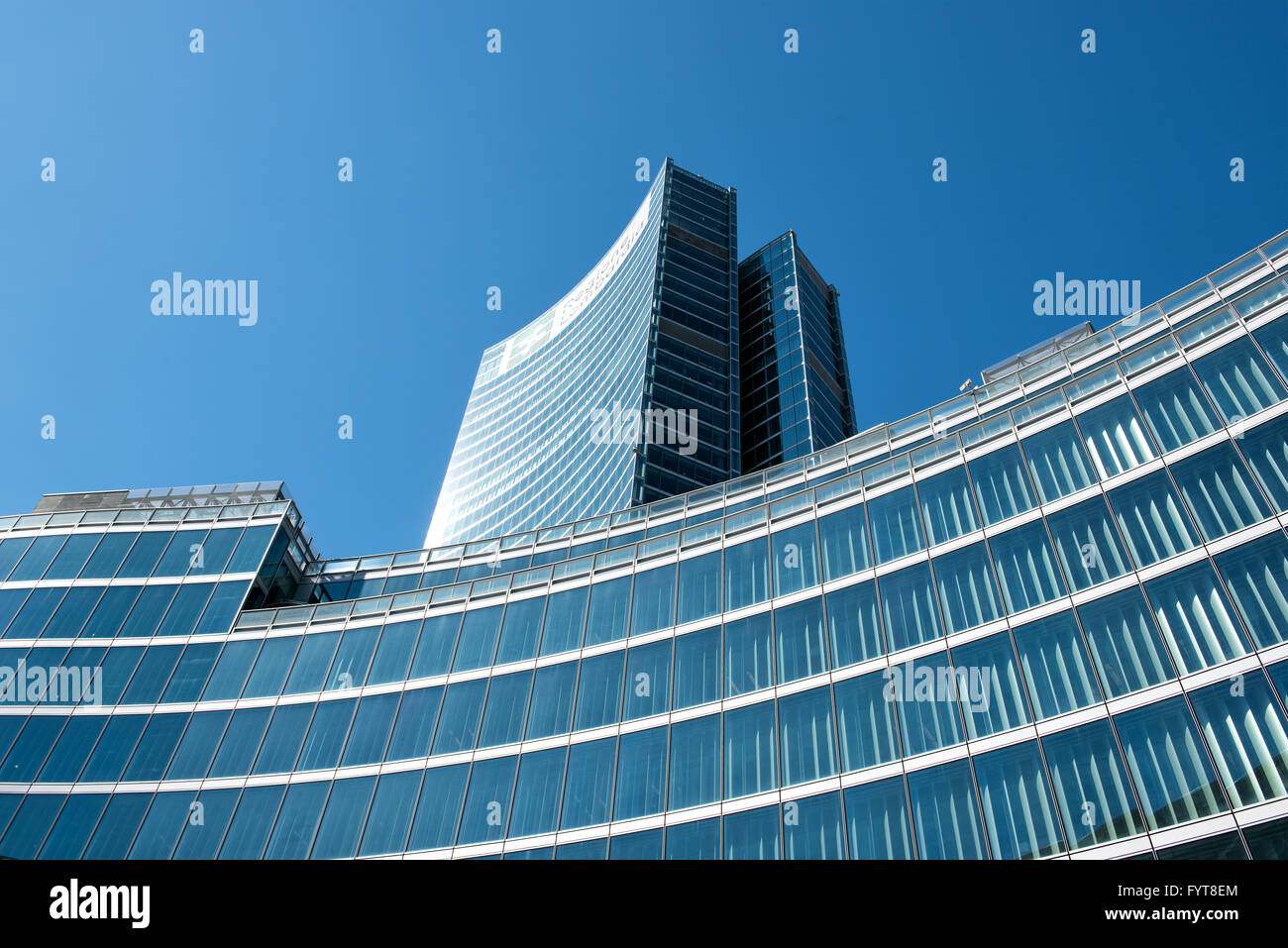 Bellissimi e moderni in vetro e acciaio palazzo del consiglio regionale della Lombardia immobile sito in Milano, Italia, Europa Foto Stock