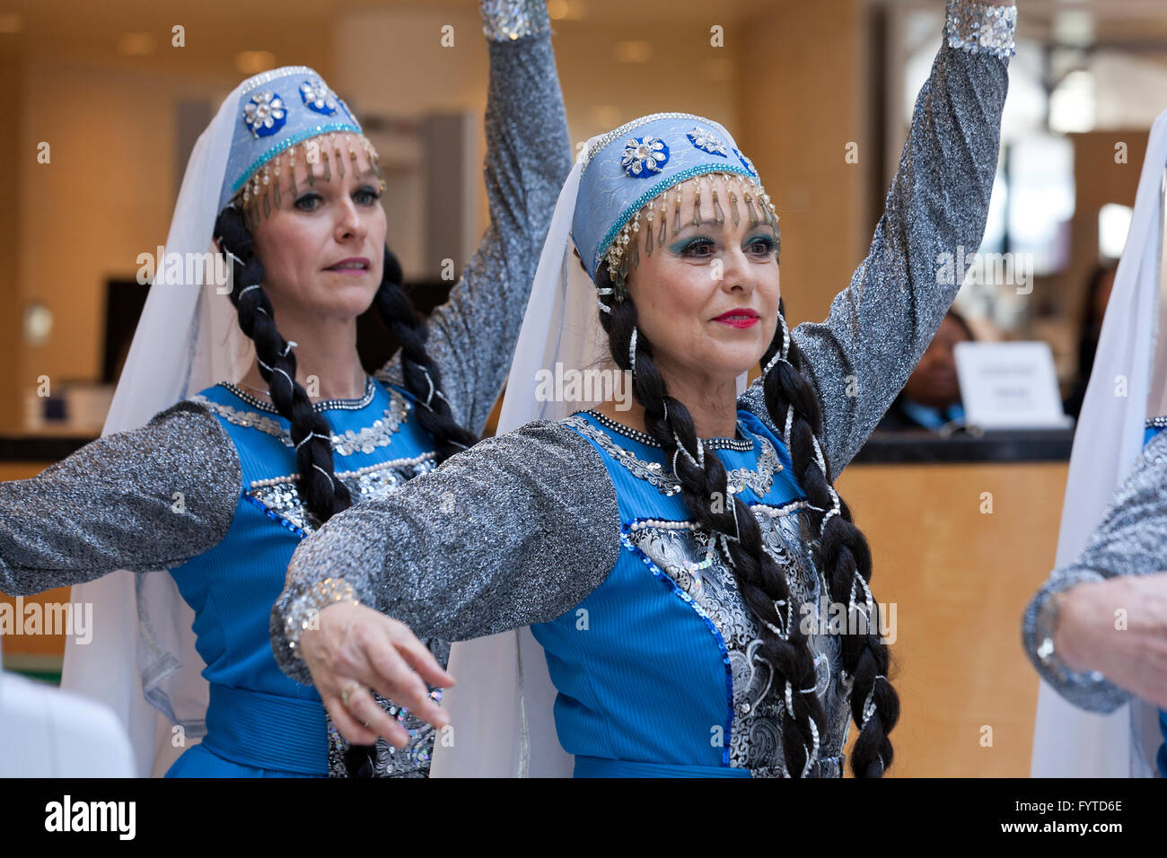 Tradizionale rumena ballerini folk - USA Foto Stock