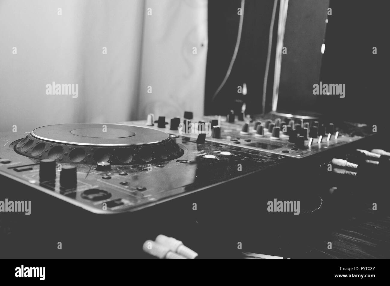 DJ deck e apparecchiature di miscelazione Foto Stock