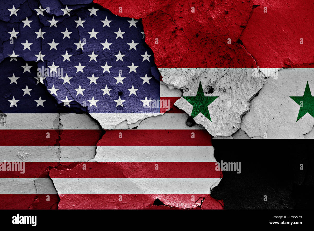 Bandiere di Stati Uniti e Siria dipinta sulla parete incrinato Foto Stock