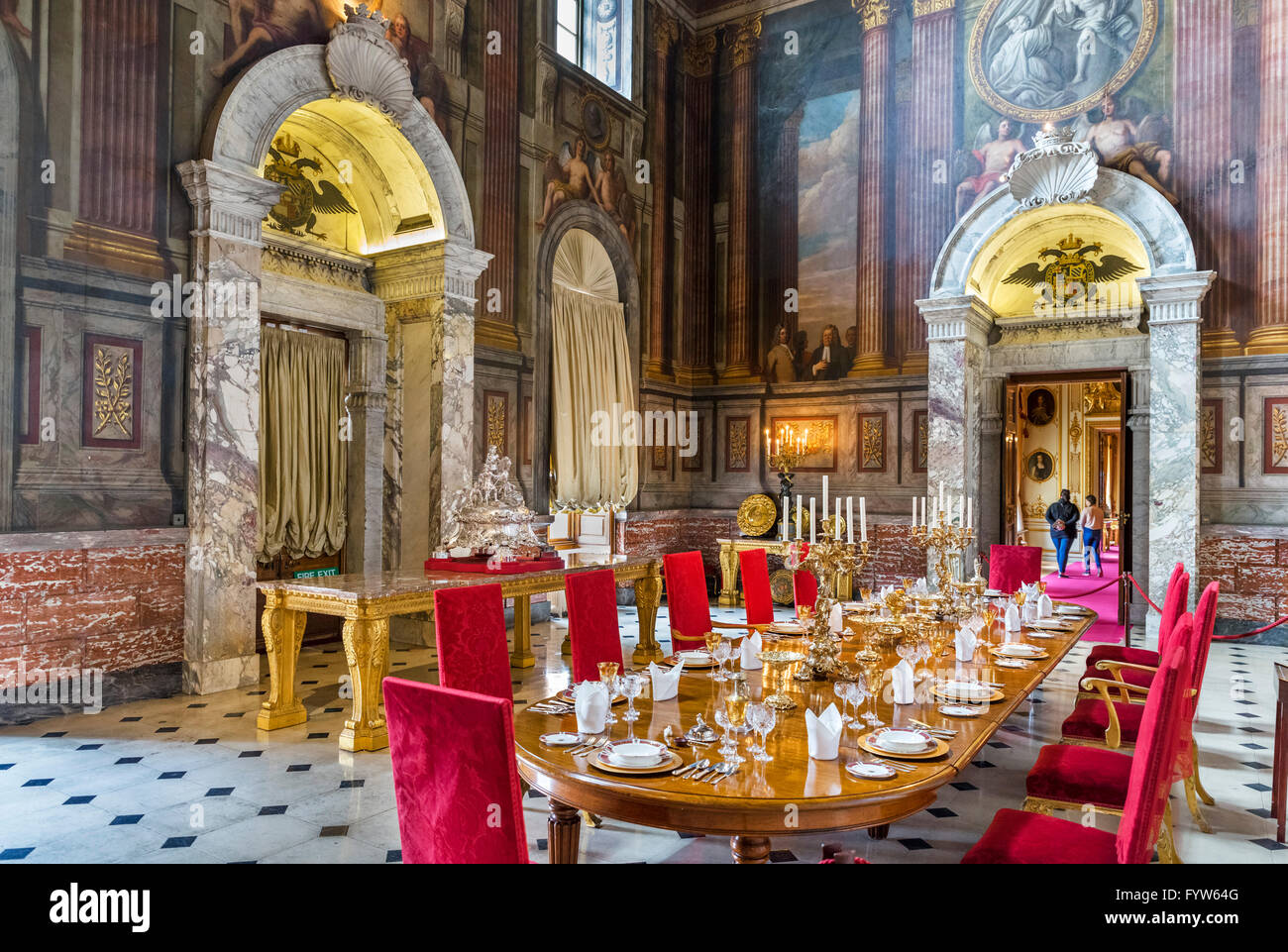 La sala da pranzo, il Palazzo di Blenheim, sede dei duchi di Marlborough e il luogo di nascita di Winston Churchill, Woodstock, Oxfordshire, Regno Unito Foto Stock