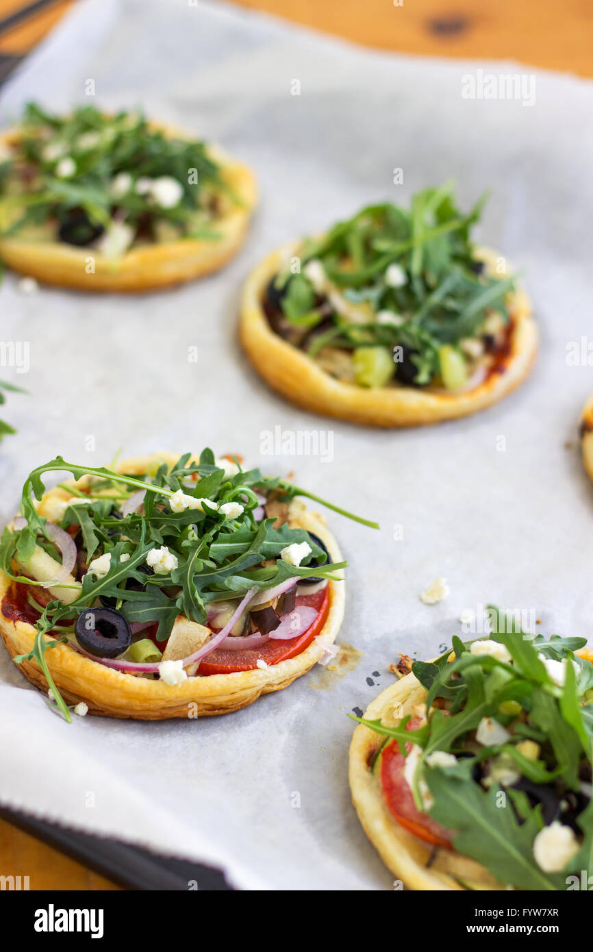 Mini Vegetarian pasta sfoglia pizze Foto Stock