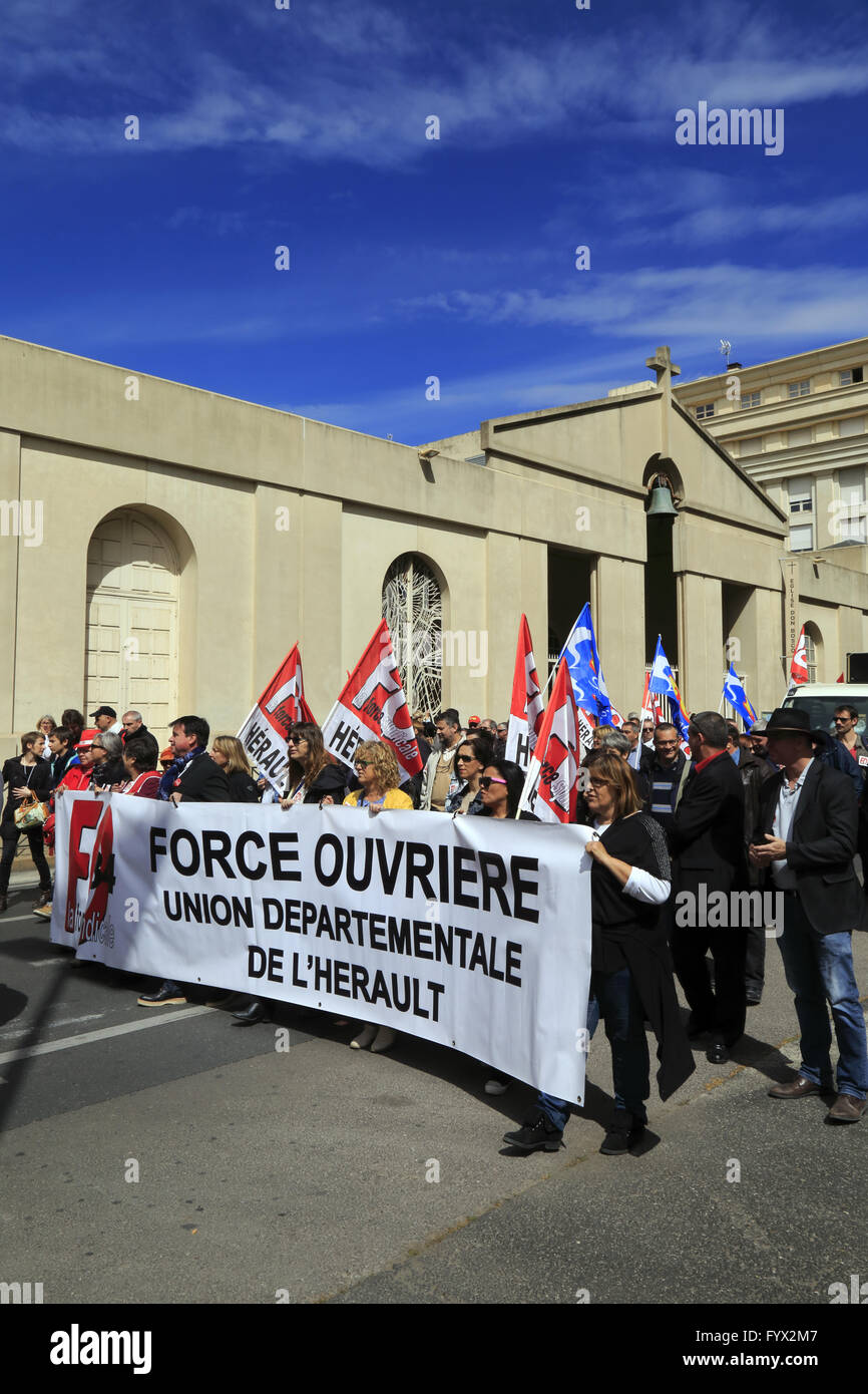 Montpelllier, Languedoc-Roussillon, Francia: 28 Aprile, 2016. Manifestazione contro la riforma El Khomri del codice francese del lavoro. Foto Stock