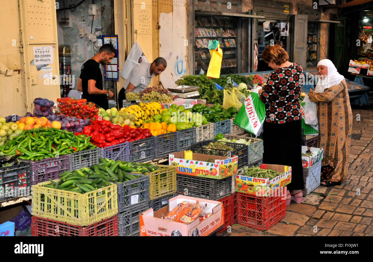 Frutta e verdura, souq, souk, città vecchia, Akkon, della Galilea, Israele Foto Stock