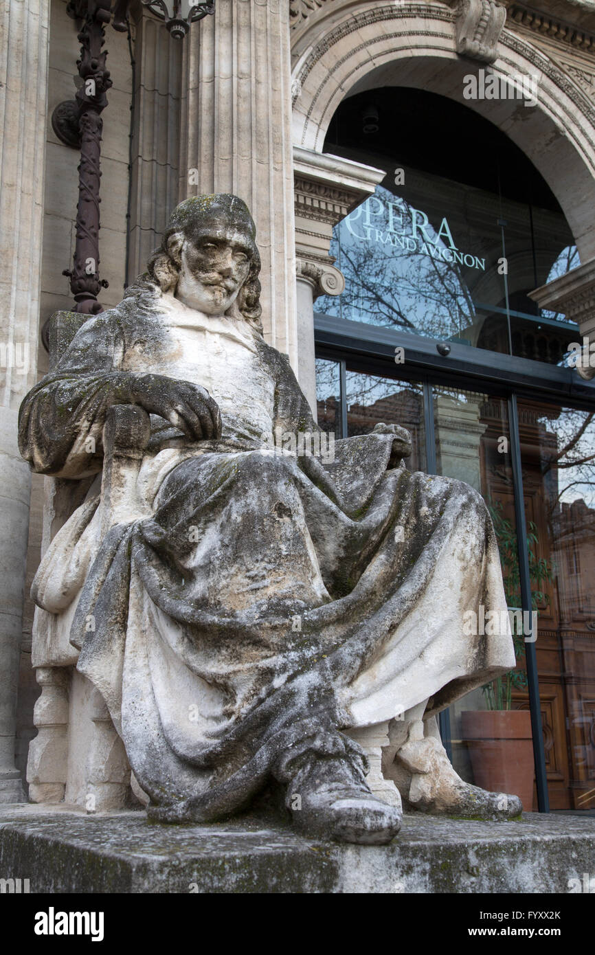 Statua fuori Grand Opera Avignon, Francia Foto Stock