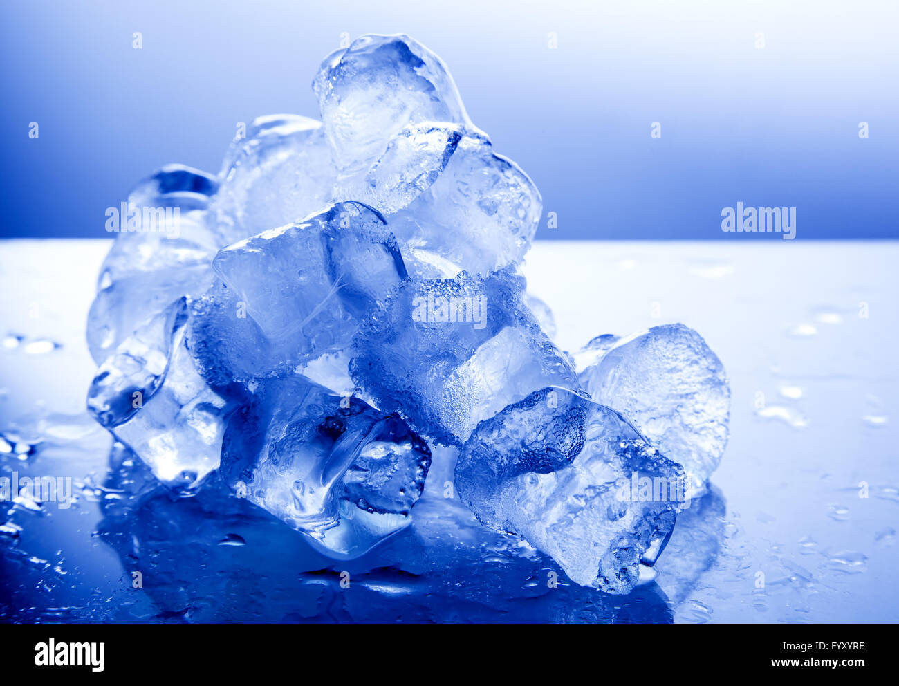 La fusione di cubetti di ghiaccio Foto Stock