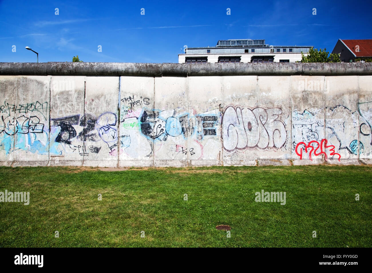 Memoriale del Muro di Berlino con graffiti. Foto Stock