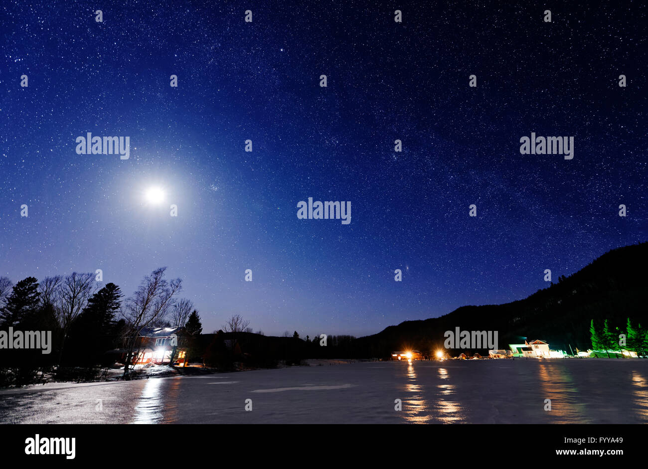 Stellato di notte invernale in Quebec Foto Stock