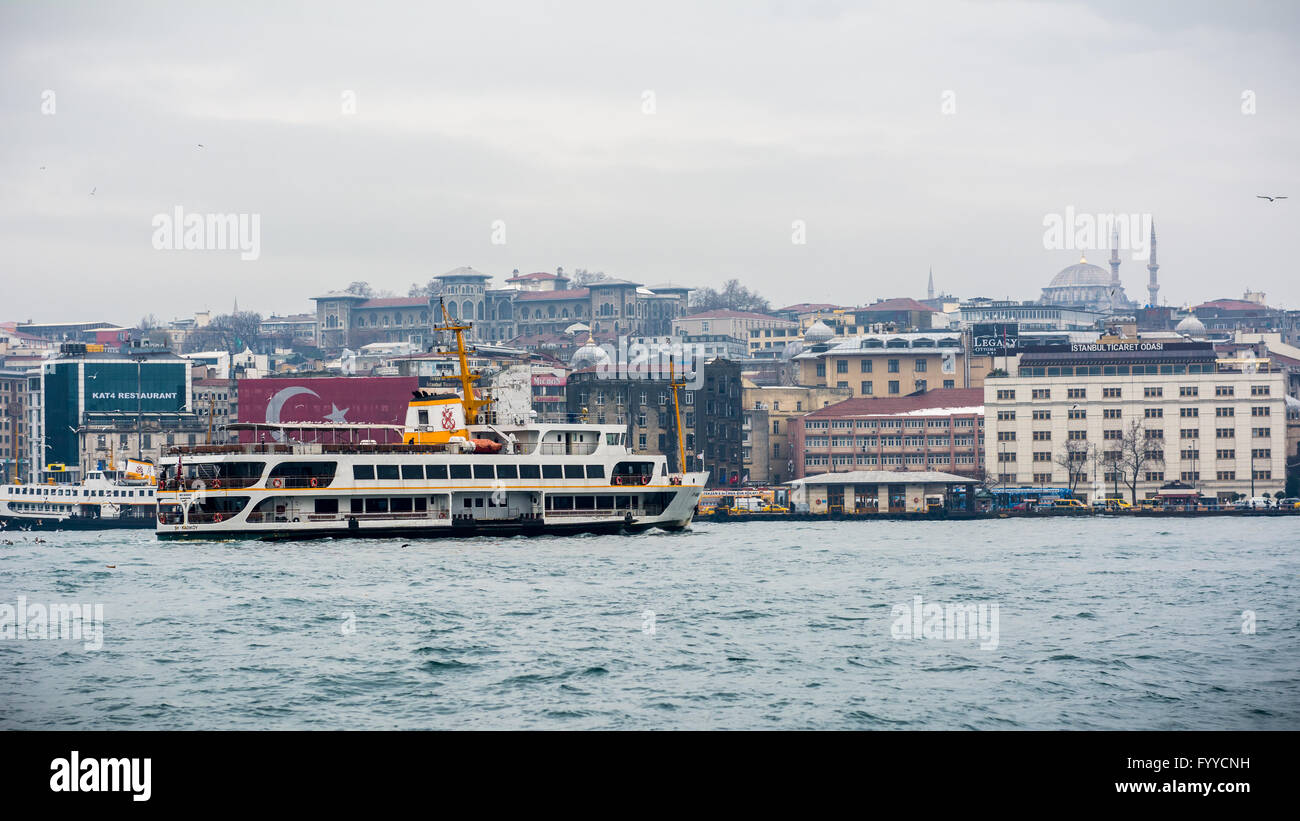 Traghetto sul Bosforo a Istanbul Foto Stock