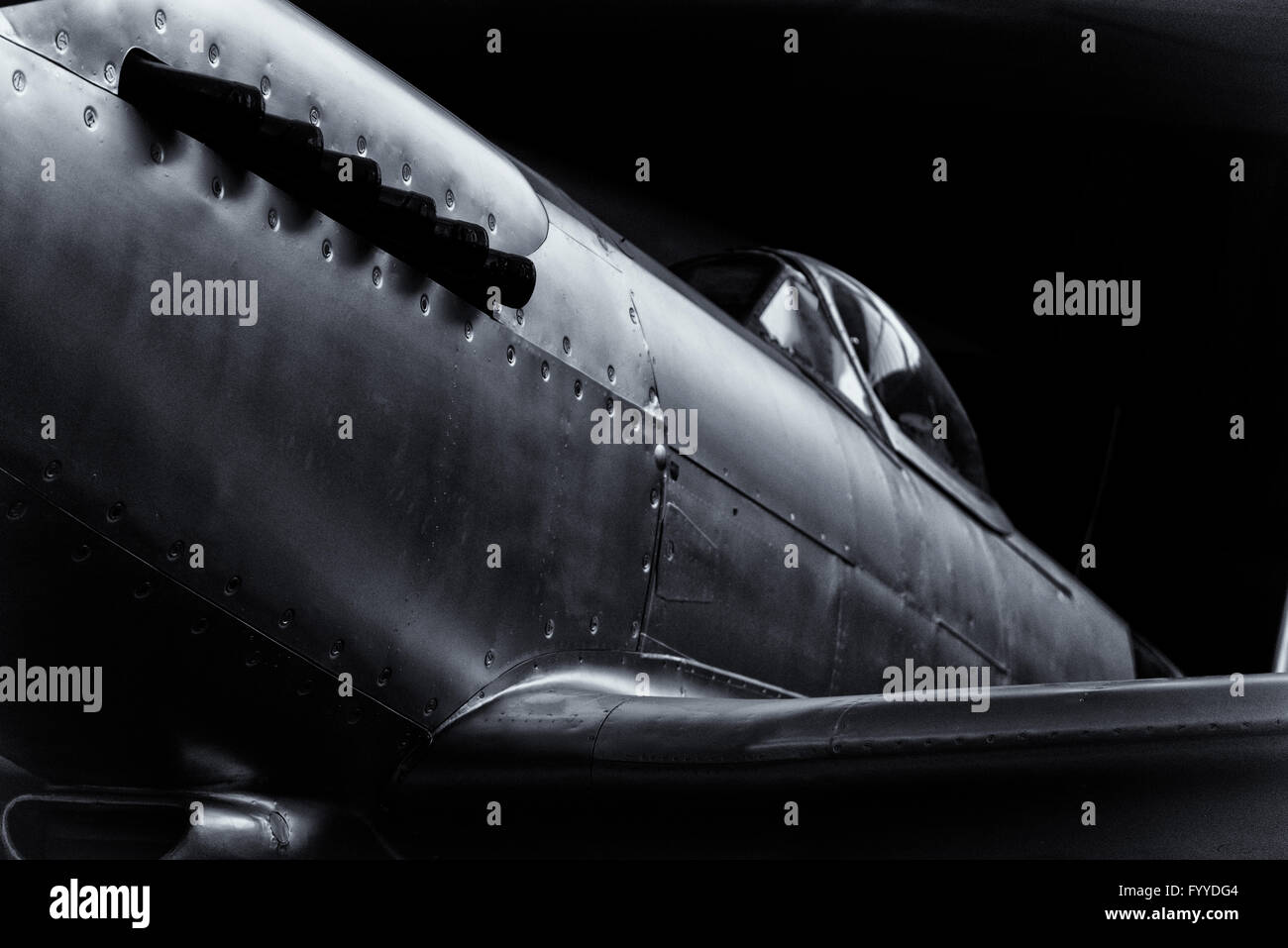 Il Supermarine Spitfire Mk 24 VN485 in metallo naturale finitura a Duxford Air Museum Foto Stock
