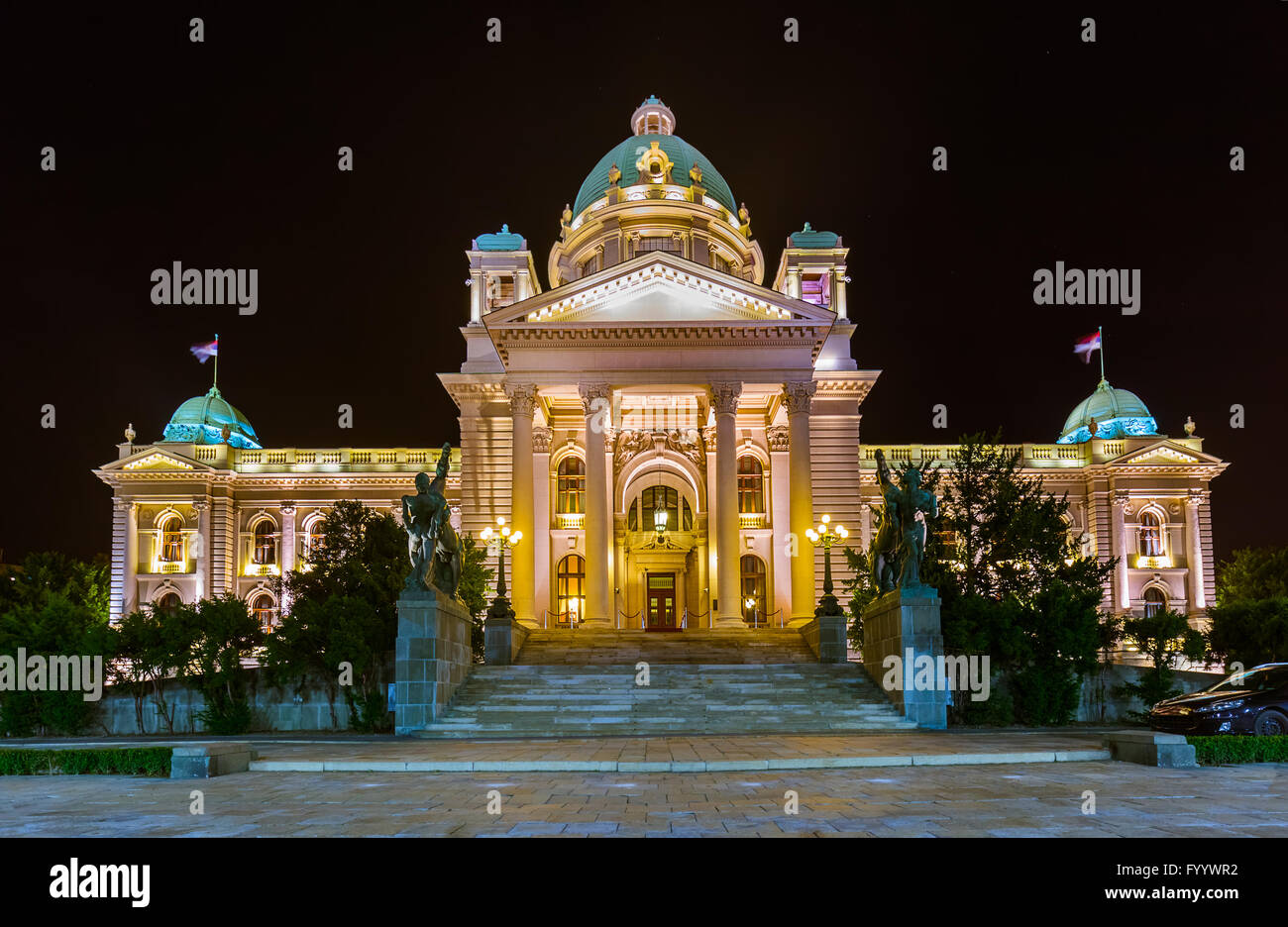 Il Parlamento della Repubblica di Serbia a Belgrado di notte Foto Stock
