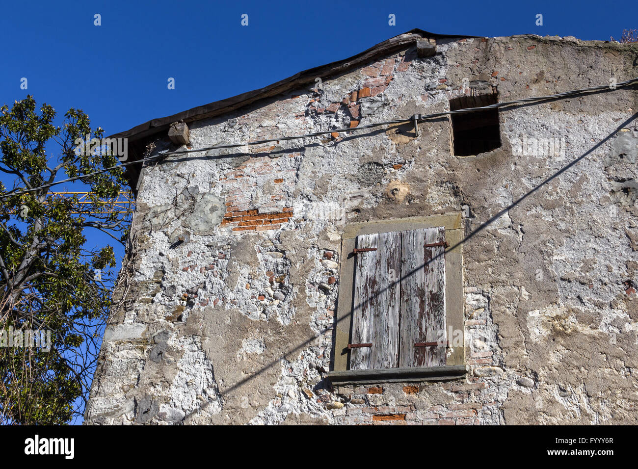 Vecchia casa da ristrutturare Foto Stock