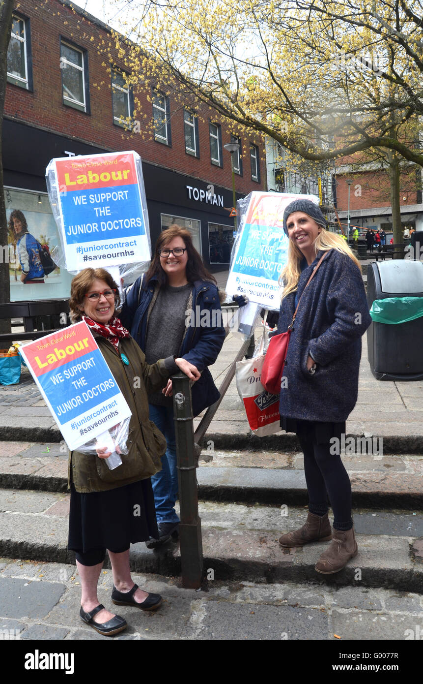 I medici in formazione che colpisce in continua disputa di nuovi contratti di NHS. Norwich 26 Aprile 2016 Foto Stock