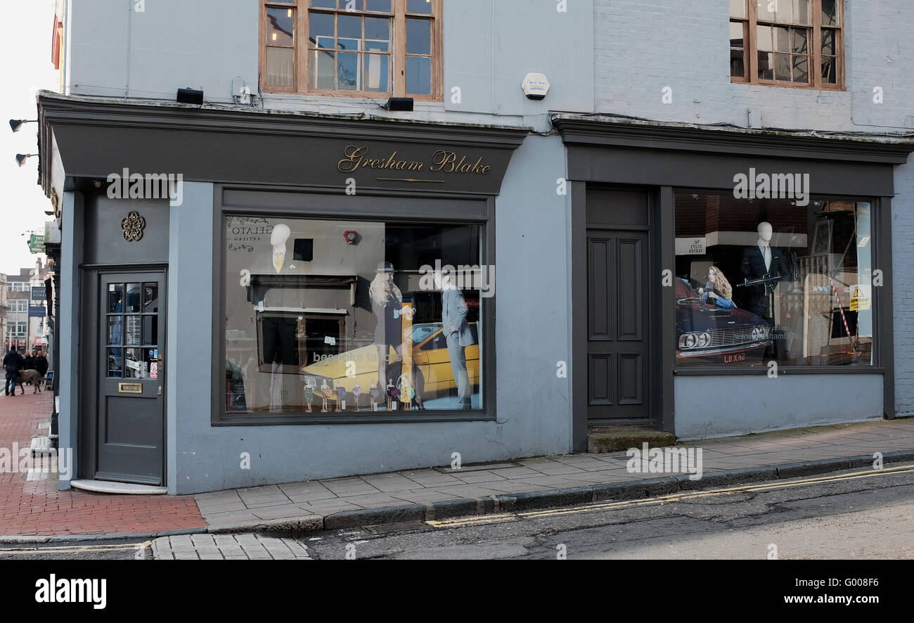 Brighton Regno Unito 5 Marzo 2016 - Gresham Blake sarti con dimensioni di vita ritagliati da Steve Coogan nella finestra REGNO UNITO Foto Stock