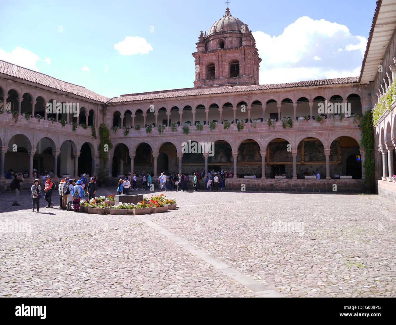 Chiostri della chiesa di Santo Domingo convento, Cusco, Perù Foto Stock