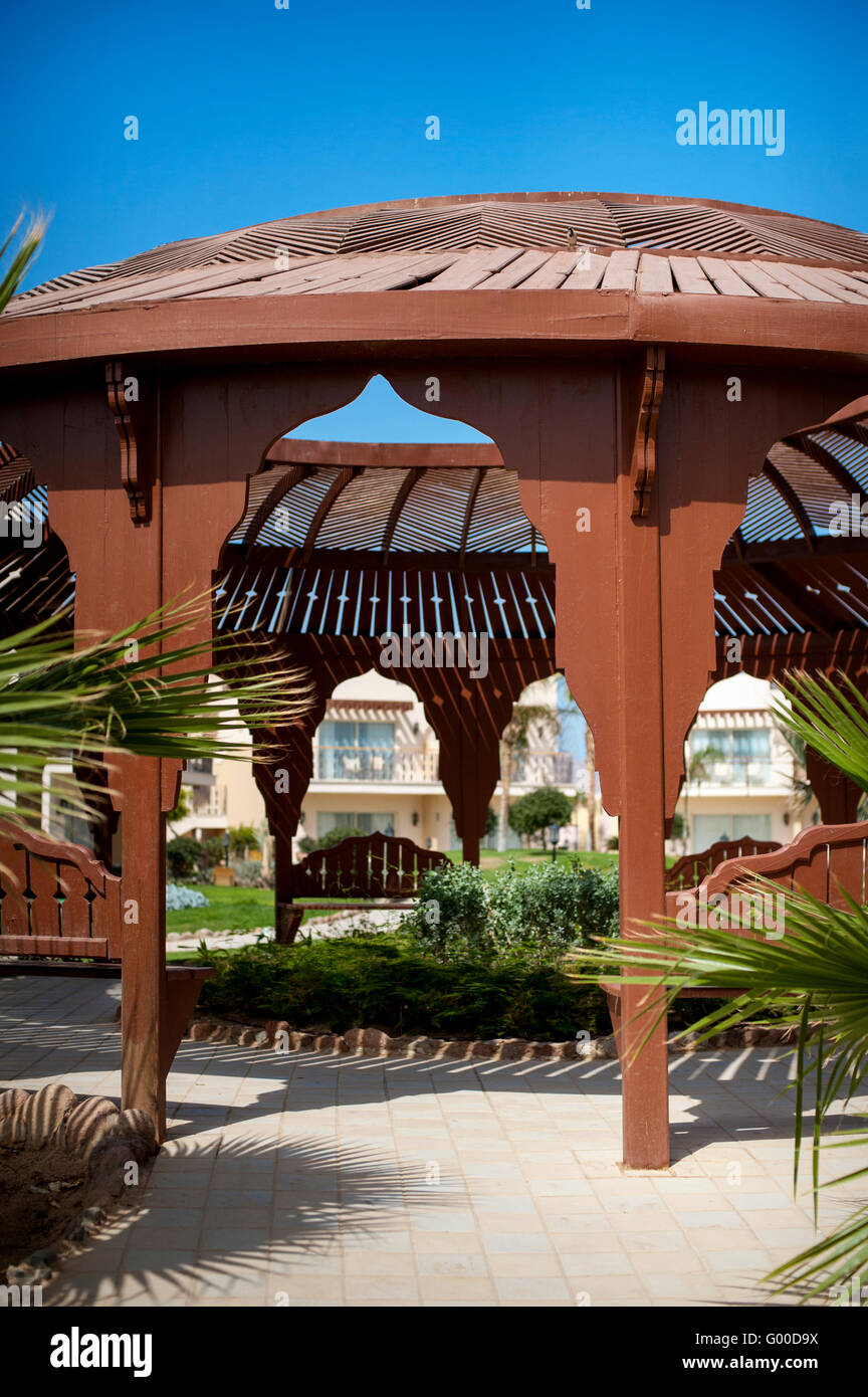 Romantico gazebo lounge al resort tropicale Foto Stock