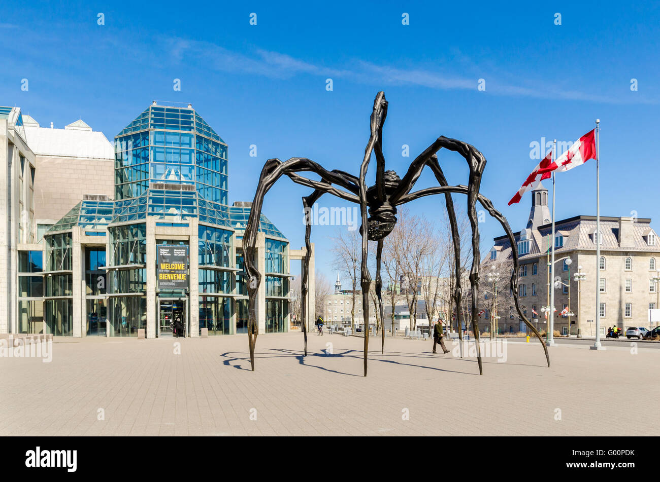 Ottawa, CA - 15 Aprile 2016: Galleria Nazionale del Canada e Louise Bourgeois 'Maman' spider scultura Foto Stock