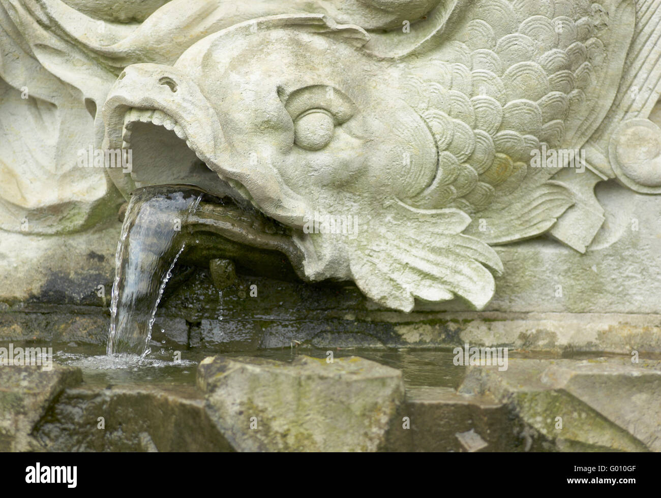 Gartenanlage mit springbrunnen immagini e fotografie stock ad alta