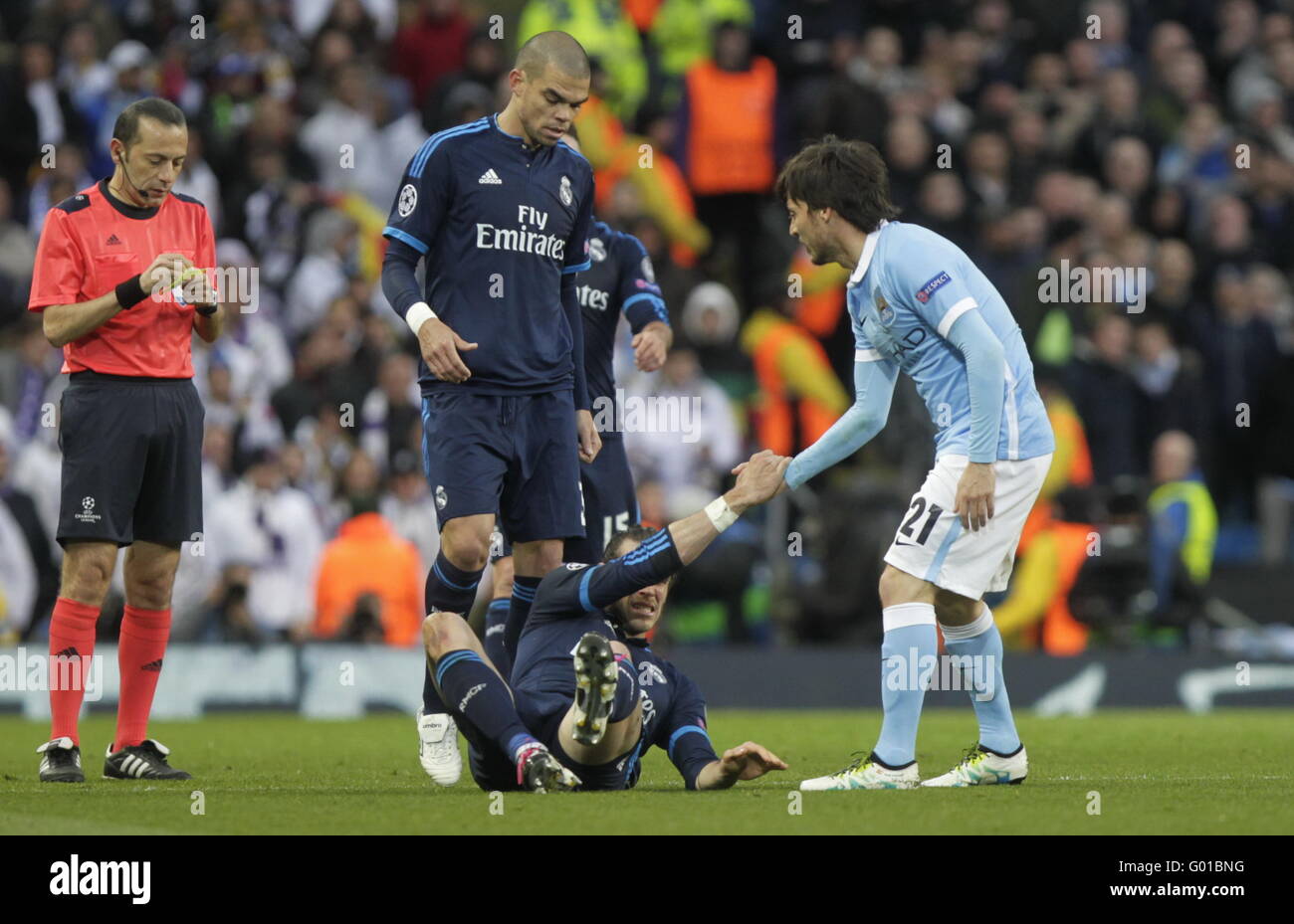 Pépé e David Silva in azione durante il match di Champions League Manchester City - real madrid Foto Stock
