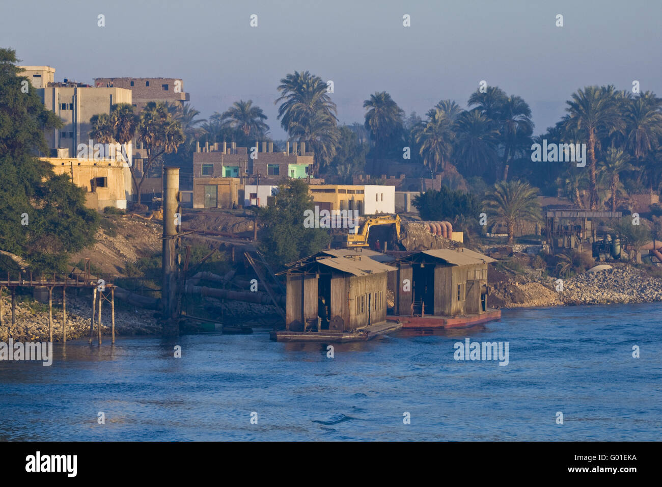 Misty riverside ot del Nilo vicino a Luxor / EGITTO Foto Stock
