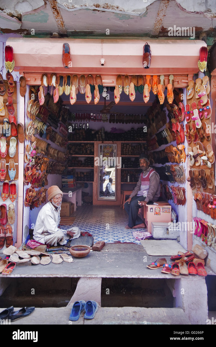 Indian negozio di scarpe, Nord India, India, Asia Foto Stock