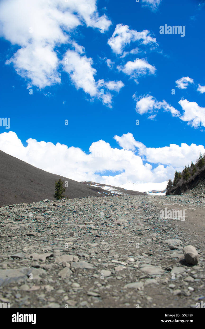 Strada di Montagna neve sky Foto Stock