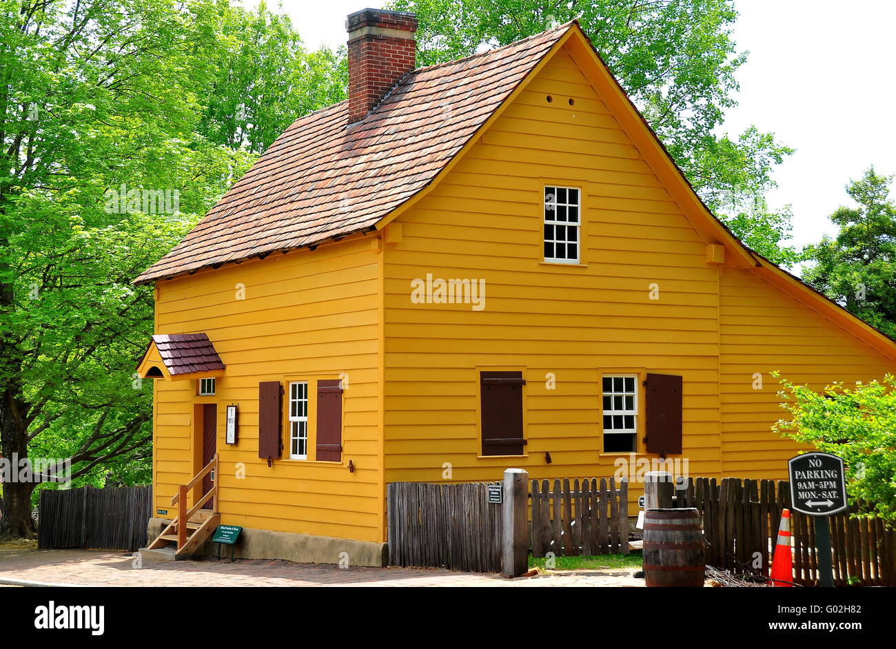 Vecchia Salem, North Carolina: 1771 telaio in legno Miksch House con esteso nuovamente aggiunta e camino centrale * Foto Stock