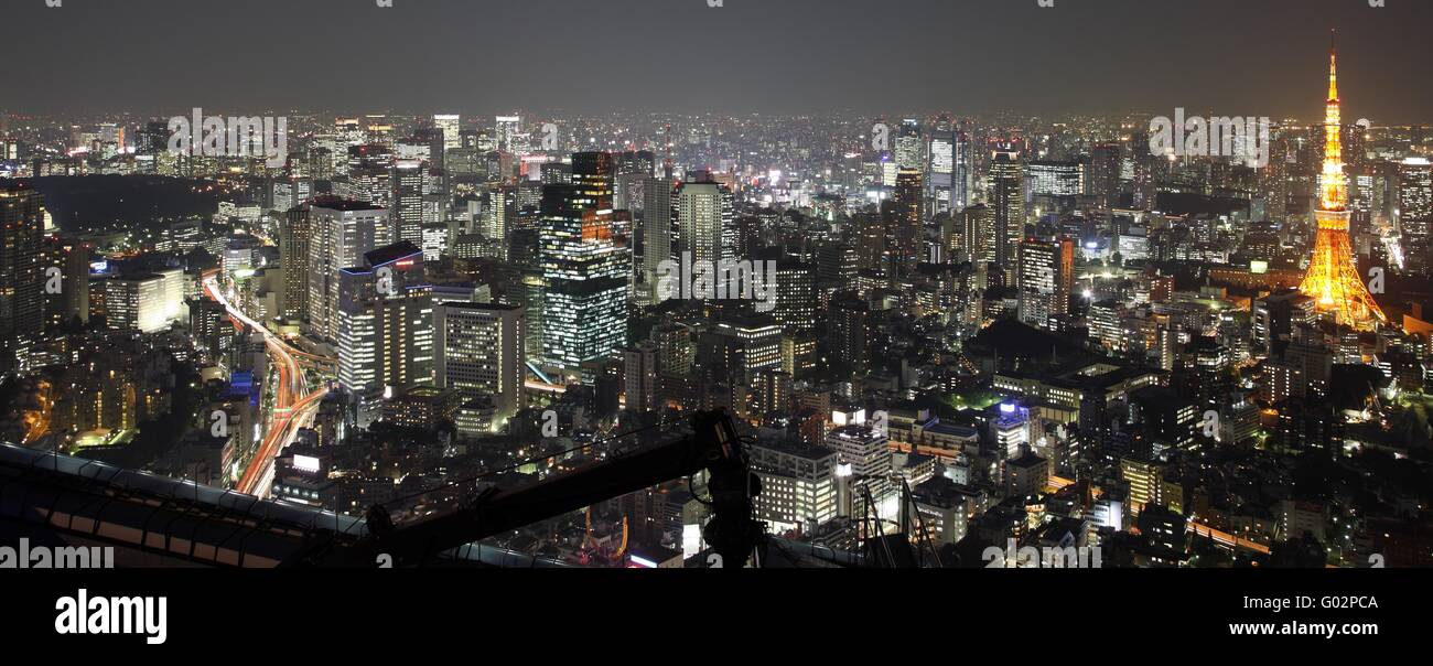 La città di Tokyo in Giappone durante la notte Foto Stock