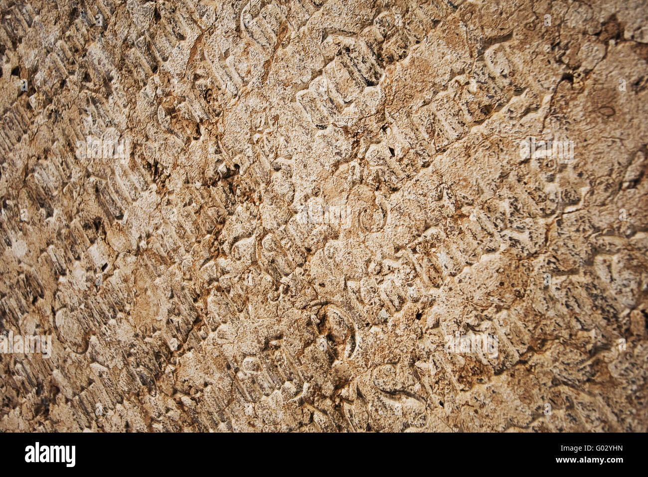 Iscrizione di pietra davanti alla chiesa parrocchiale di Gmunden, Austria superiore, Austria, Europa Foto Stock