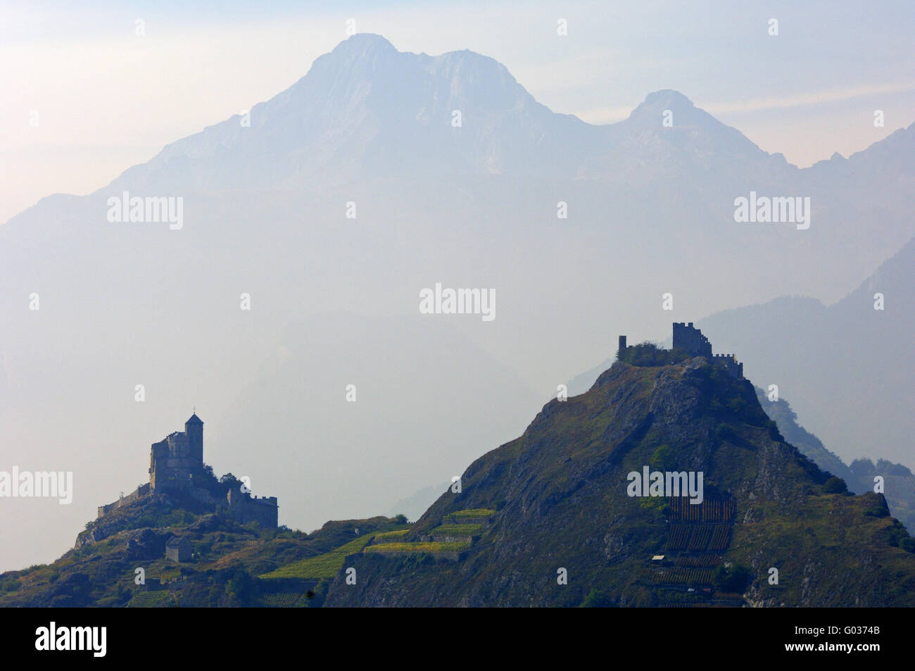 Landmark colline valere e Tourbillon, Sion, Vallese Foto Stock