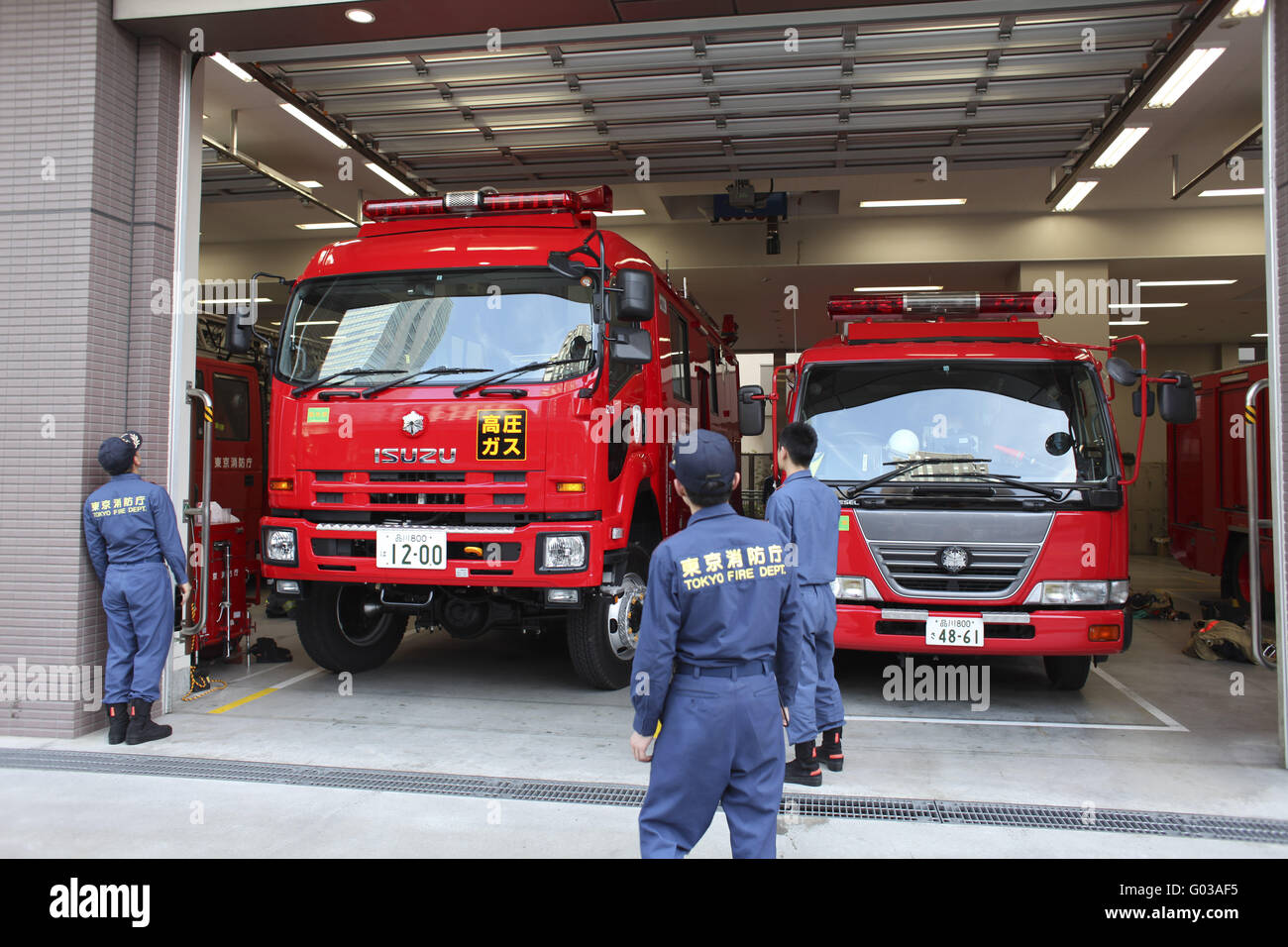 Firestation e vigili del fuoco, Tokio Foto Stock