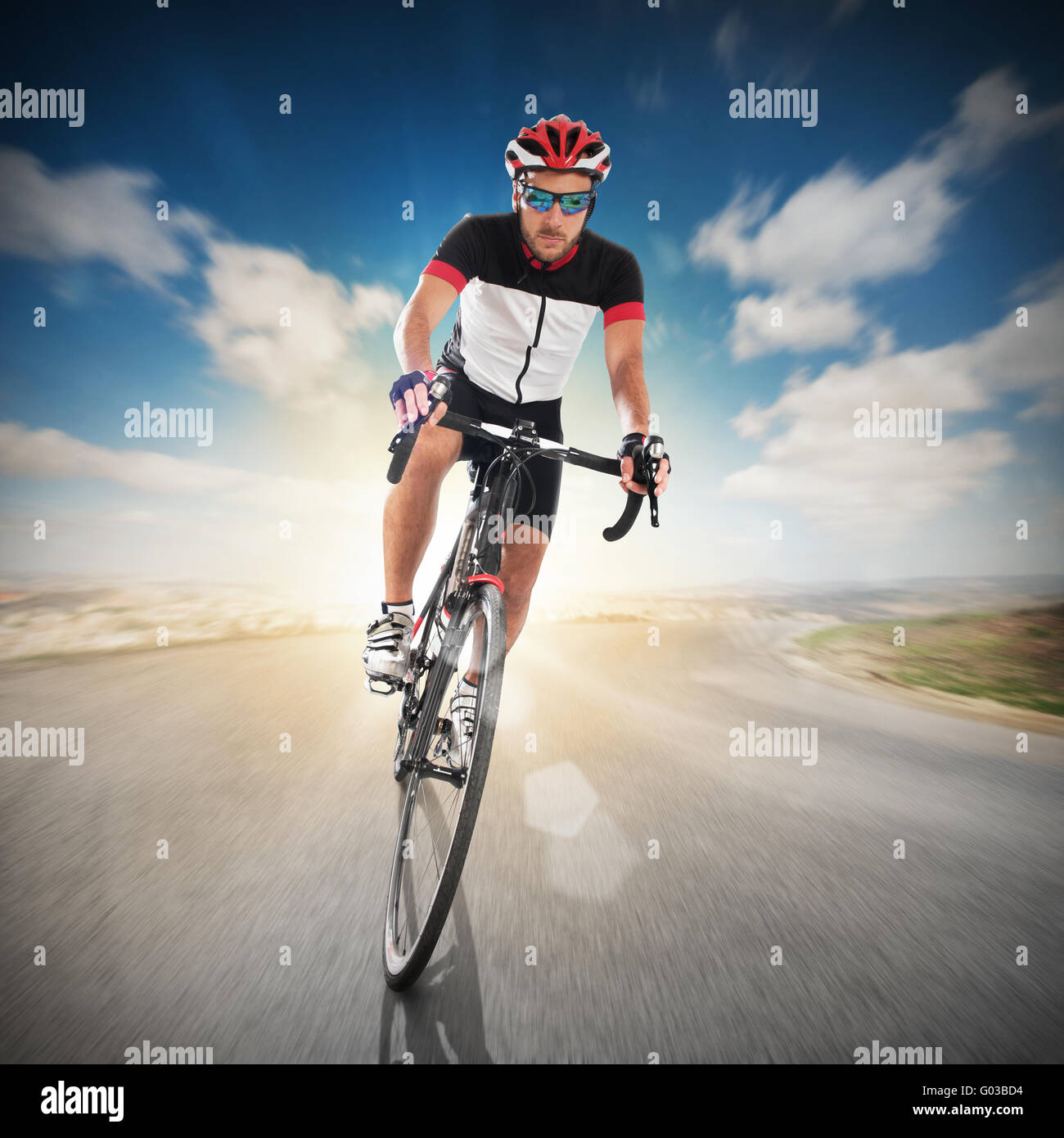 Ciclista sulla strada Foto Stock