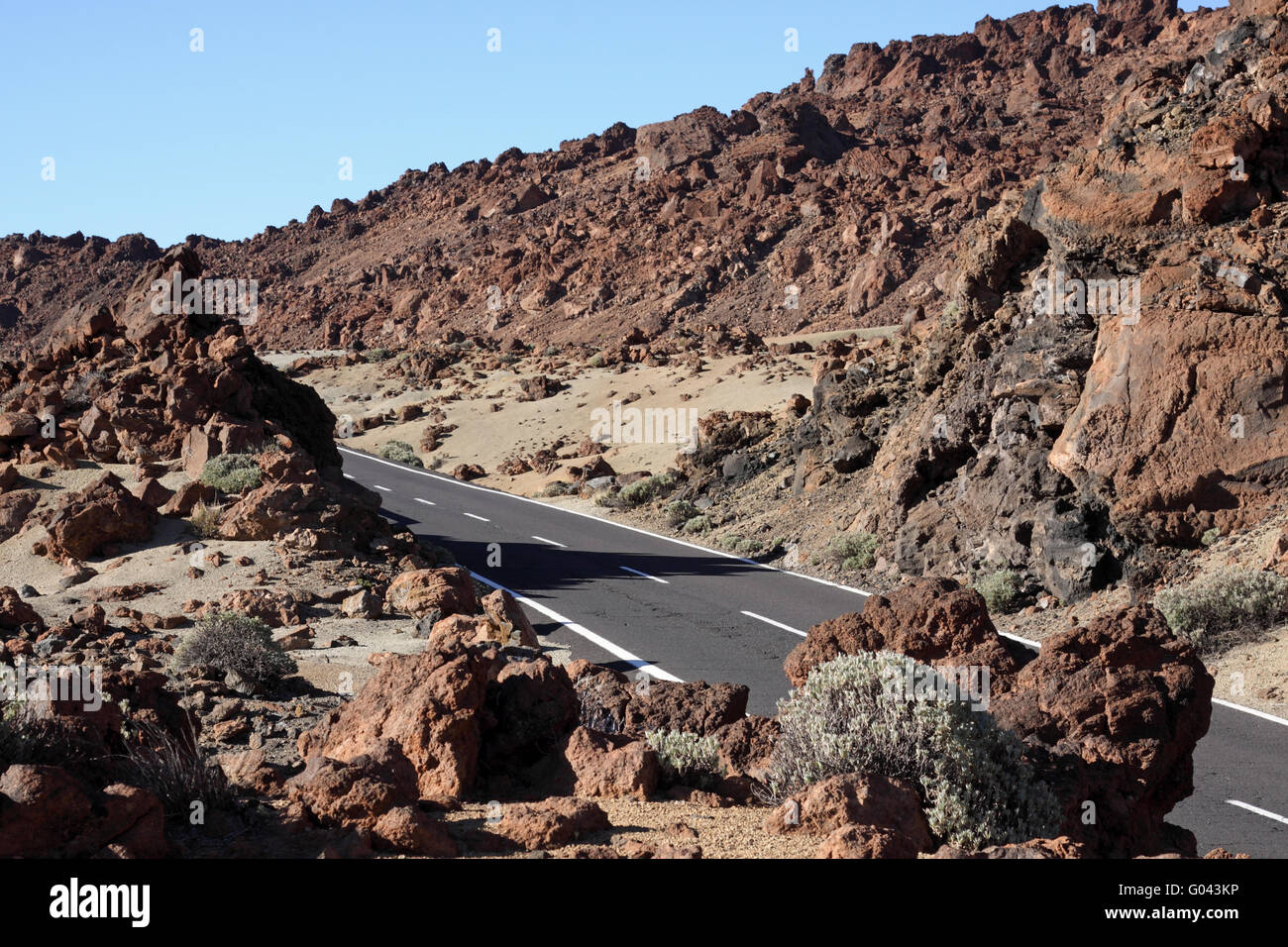 Strada attraverso il paesaggio vulcanico Foto Stock