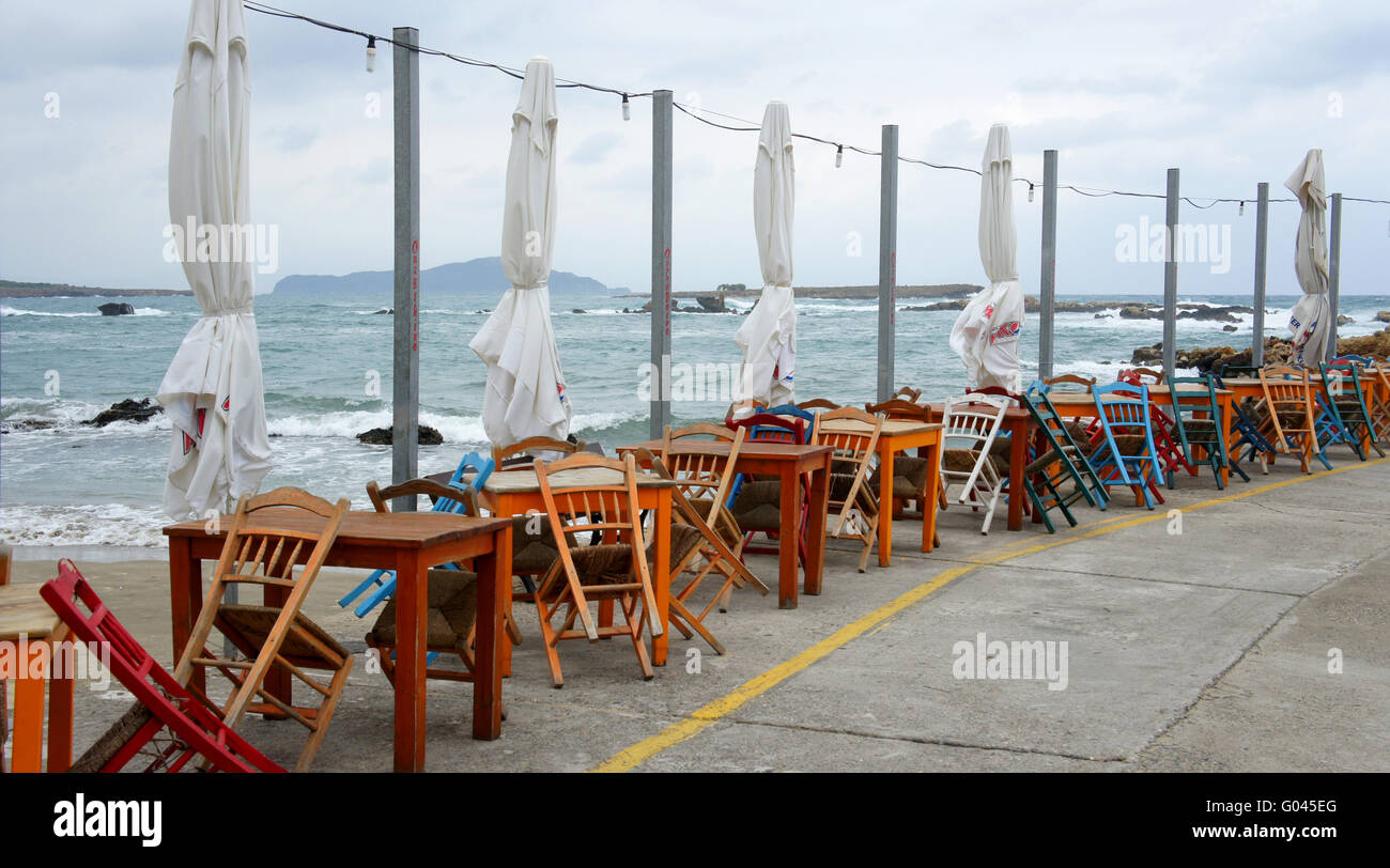 Beachrestaurant inutilizzati in Grecia Foto Stock