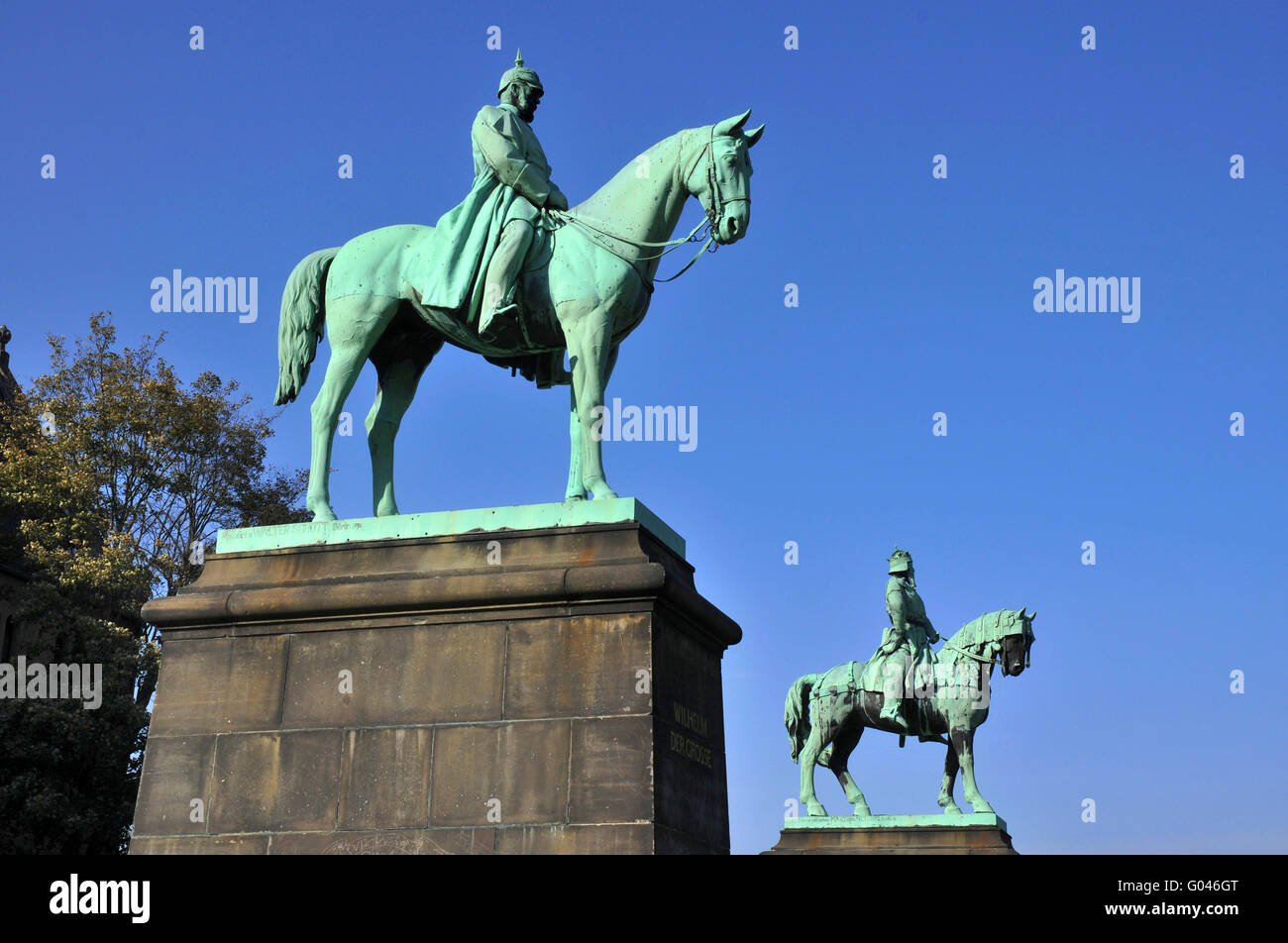 Statue equestri, Empereor Guglielmo I, Federico I Barbarossa, il palazzo imperiale di Goslar, Goslar, Bassa Sassonia, Germania / Kaiserpfalz Goslar Foto Stock