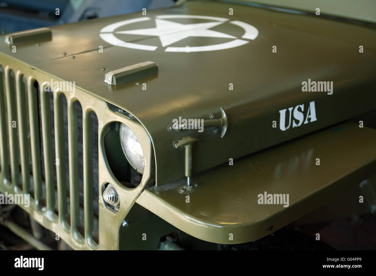 Museo Tecnico, CHERNOGOLOVKA, RUSSIA - MARZO 15, 2015: primo piano della famosa American leggendaria guerra mondiale II auto. Willys JP allro Foto Stock